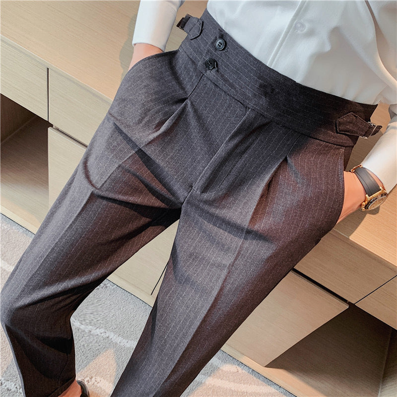 ‘Cambridge Striped Trousers’ – Die gestreifte Anzughose im Old Money Stil