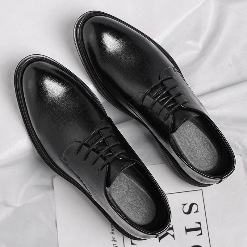 ‘Regent Patent Oxfords’ – Die glänzenden Old Money Lackschuhe